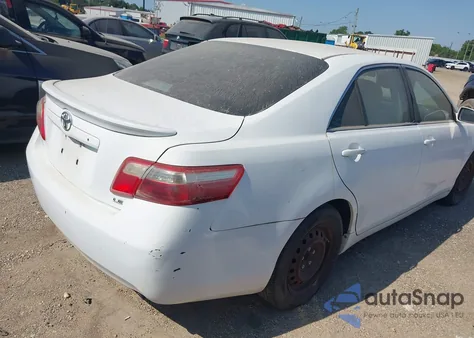 2009 Toyota Camry Le z USA, uszkodzony, nr VIN 4T1BE46K19U887538